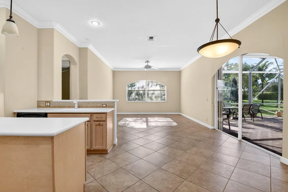 9566 Lantern Bay Circle West Palm Beach, FL 33411
