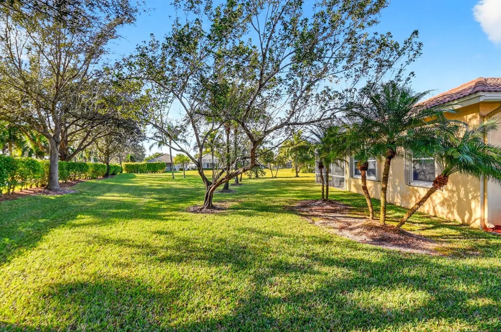 9566 Lantern Bay Circle West Palm Beach, FL 33411