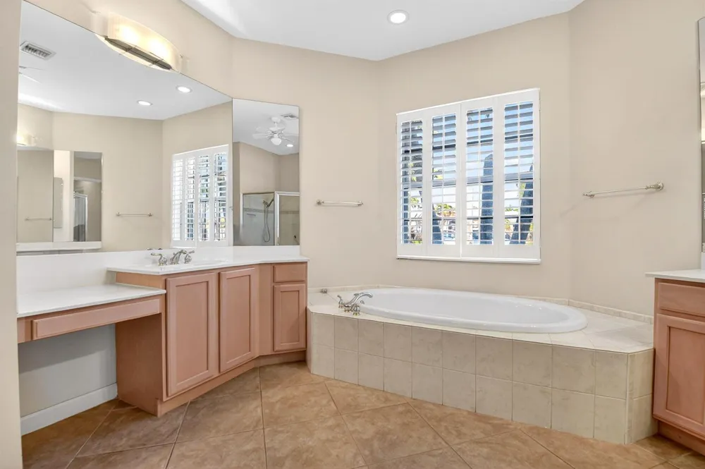 9566 Lantern Bay Circle West Palm Beach, FL 33411