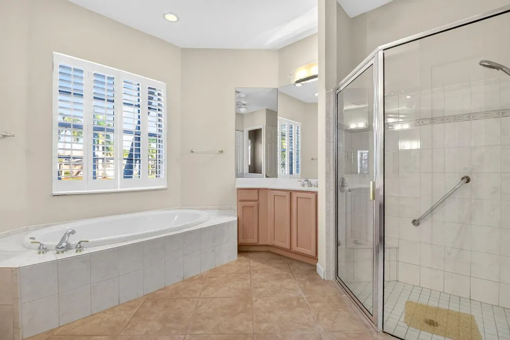 9566 Lantern Bay Circle West Palm Beach, FL 33411