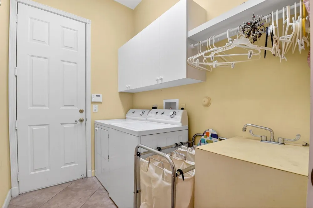 9566 Lantern Bay Circle West Palm Beach, FL 33411