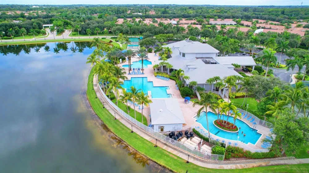 9566 Lantern Bay Circle West Palm Beach, FL 33411