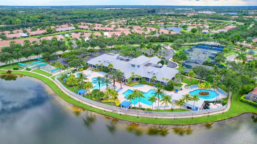 9566 Lantern Bay Circle West Palm Beach, FL 33411