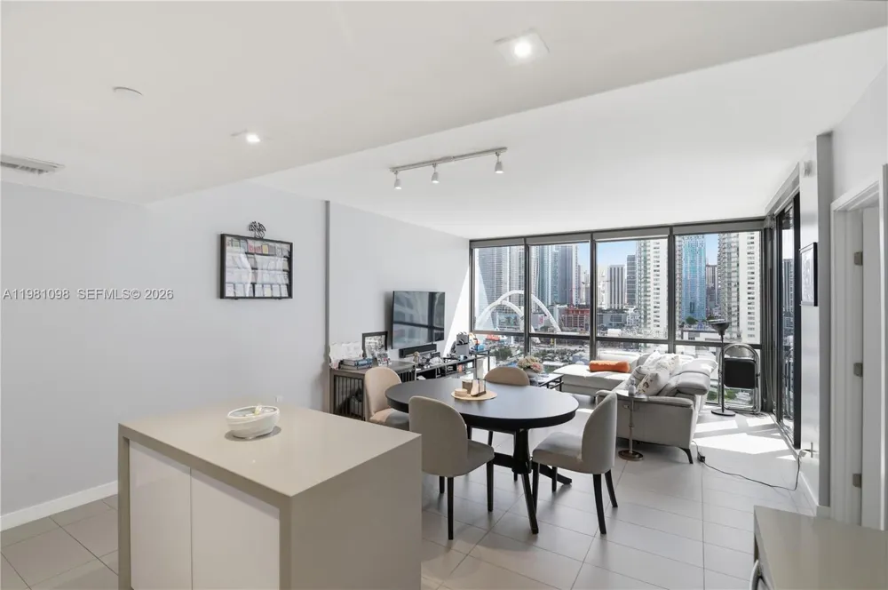 1600 NE 1st Ave #1610 Miami, FL 33132