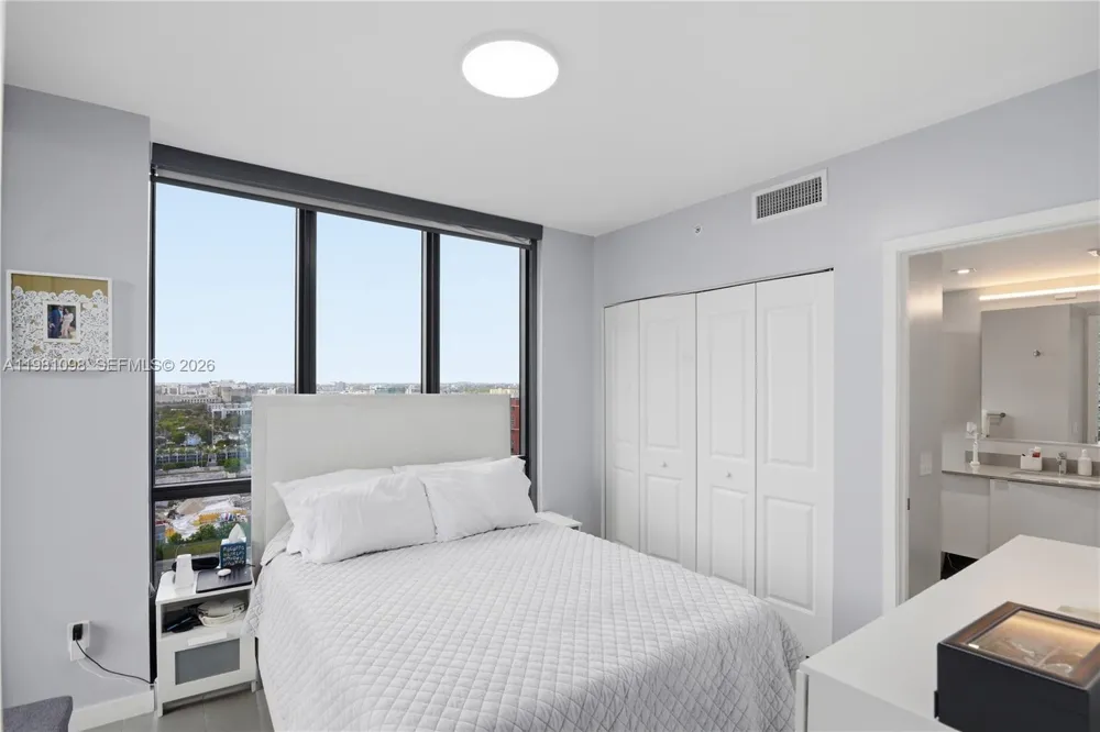 1600 NE 1st Ave #1610 Miami, FL 33132