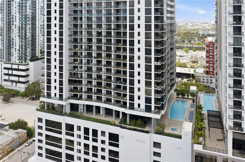 1600 NE 1st Ave #1610 Miami, FL 33132