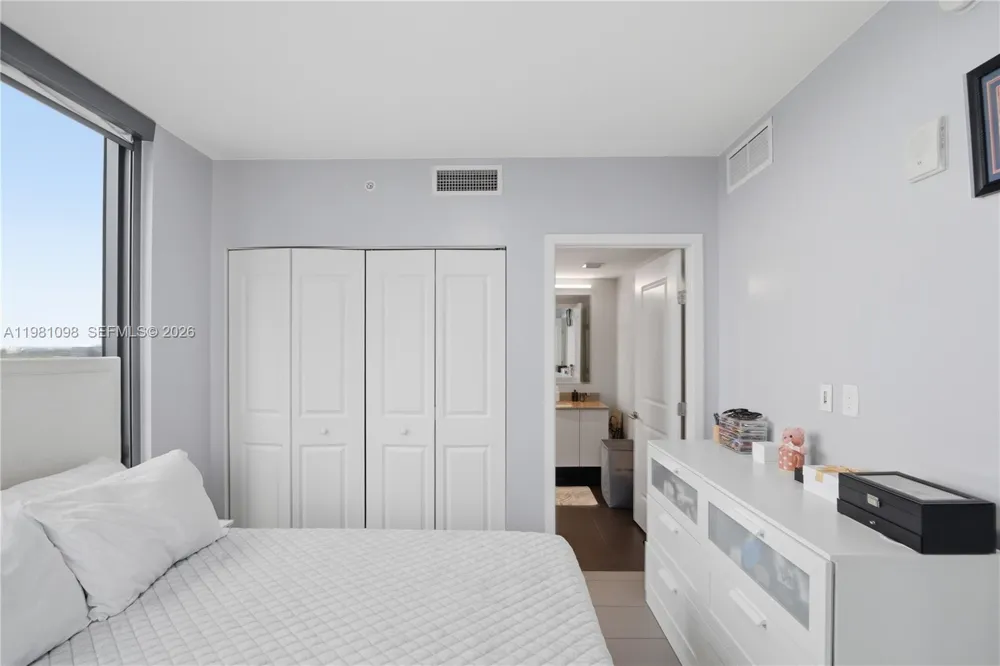 1600 NE 1st Ave #1610 Miami, FL 33132