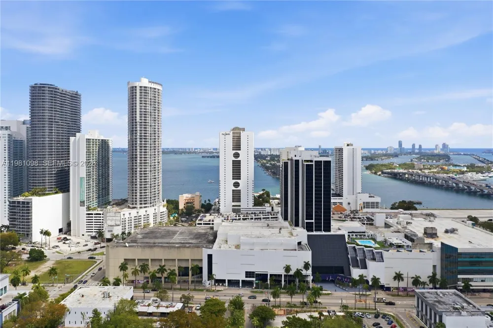 1600 NE 1st Ave #1610 Miami, FL 33132