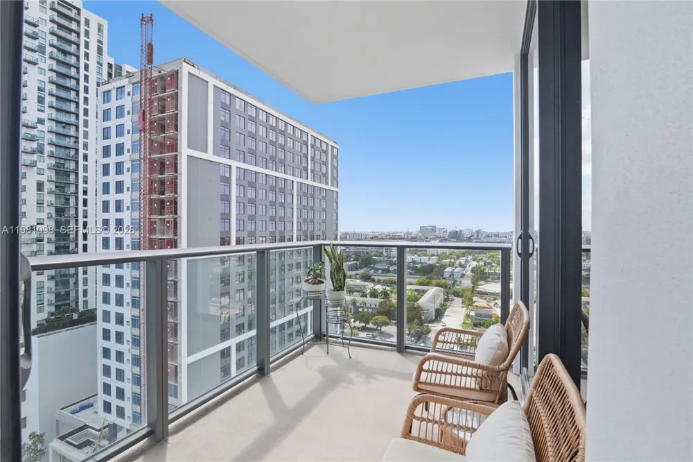 1600 NE 1st Ave #1610 Miami, FL 33132
