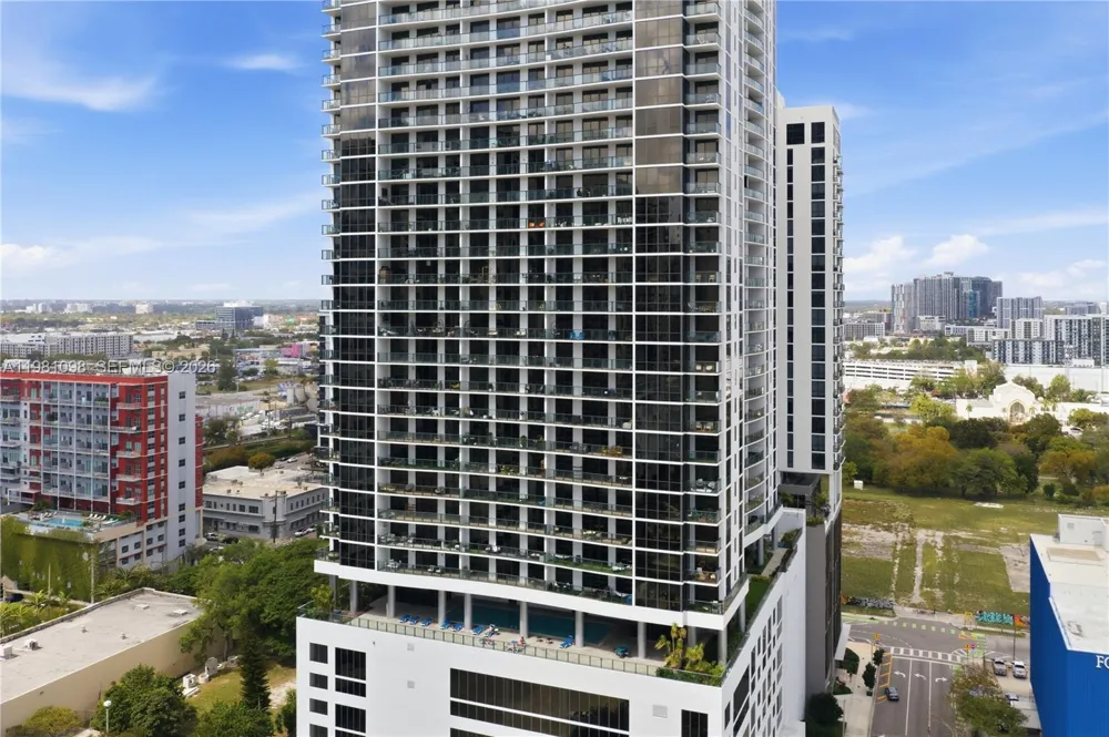 1600 NE 1st Ave #1610 Miami, FL 33132