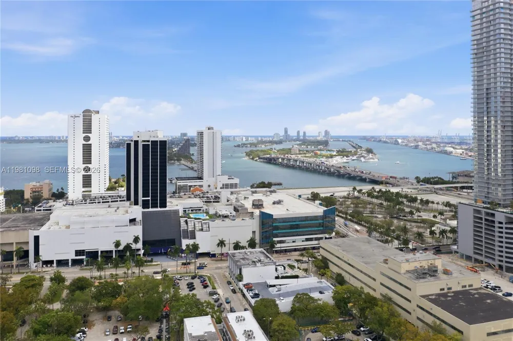 1600 NE 1st Ave #1610 Miami, FL 33132
