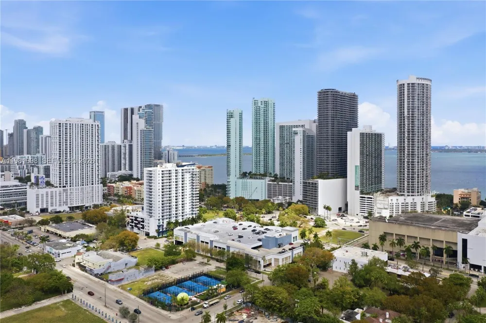 1600 NE 1st Ave #1610 Miami, FL 33132