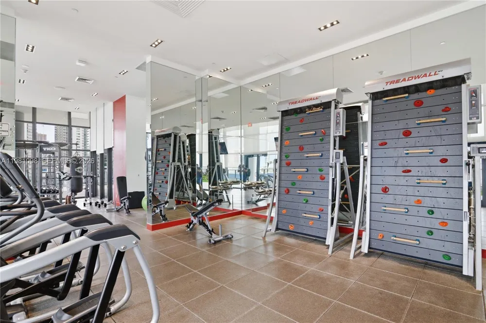 1600 NE 1st Ave #1610 Miami, FL 33132