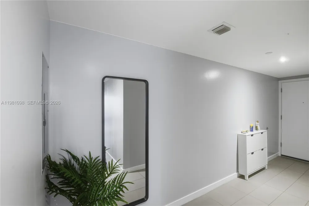 1600 NE 1st Ave #1610 Miami, FL 33132