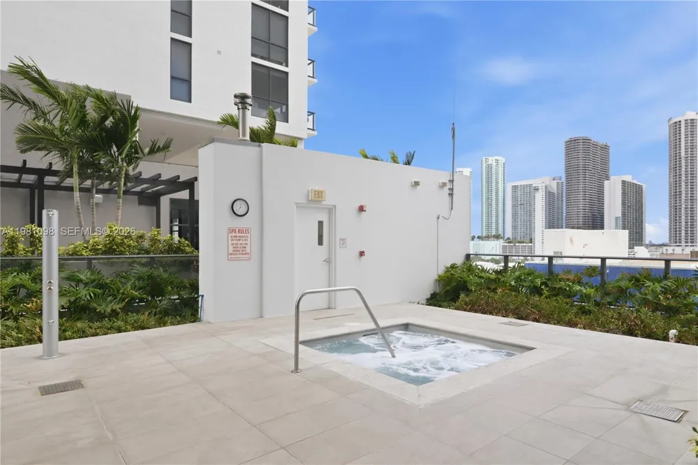 1600 NE 1st Ave #1610 Miami, FL 33132