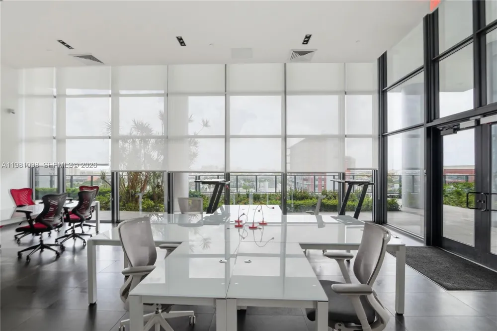 1600 NE 1st Ave #1610 Miami, FL 33132