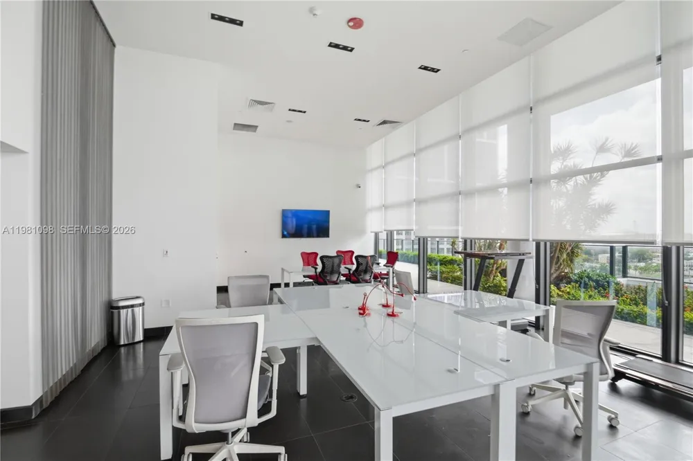1600 NE 1st Ave #1610 Miami, FL 33132