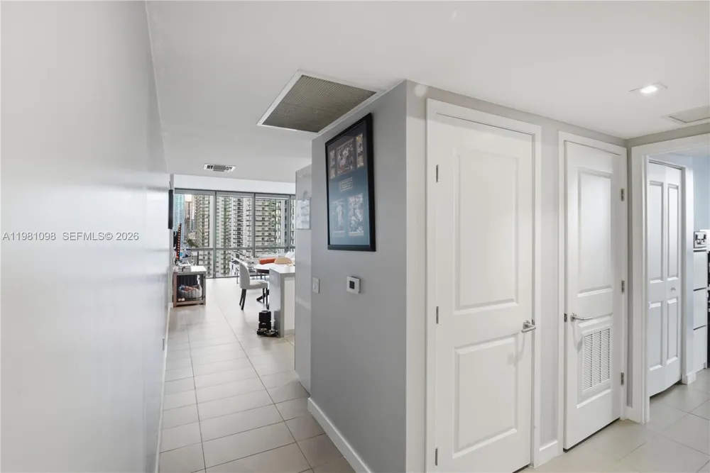 1600 NE 1st Ave #1610 Miami, FL 33132