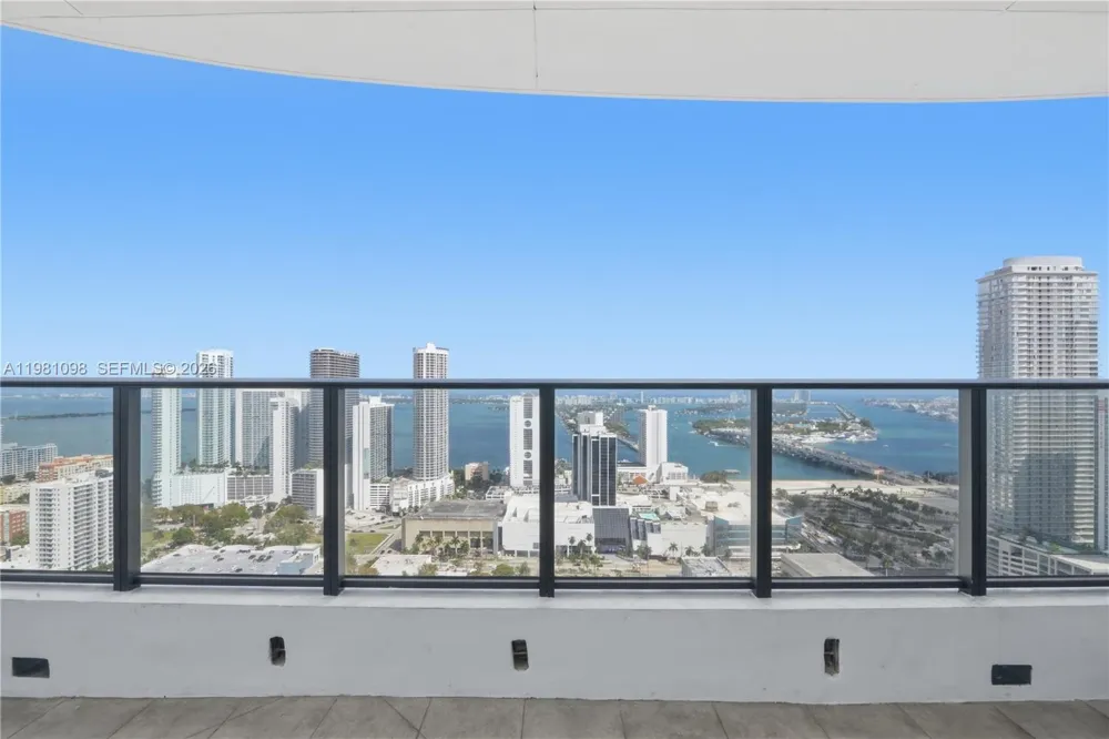 1600 NE 1st Ave #1610 Miami, FL 33132