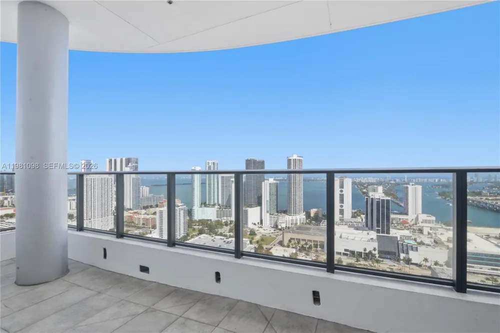 1600 NE 1st Ave #1610 Miami, FL 33132