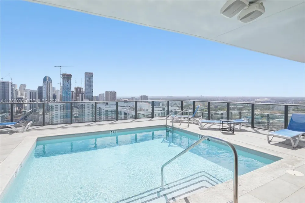 1600 NE 1st Ave #1610 Miami, FL 33132
