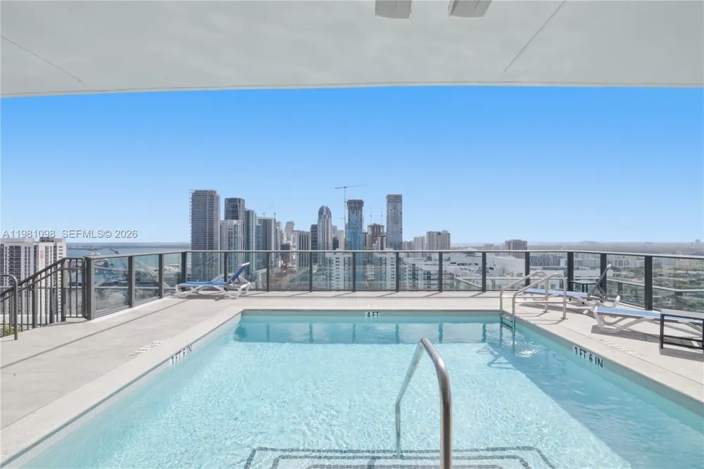 1600 NE 1st Ave #1610 Miami, FL 33132