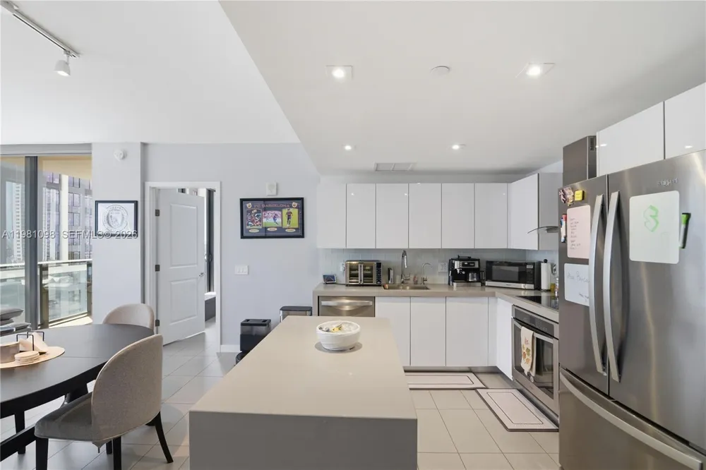 1600 NE 1st Ave #1610 Miami, FL 33132