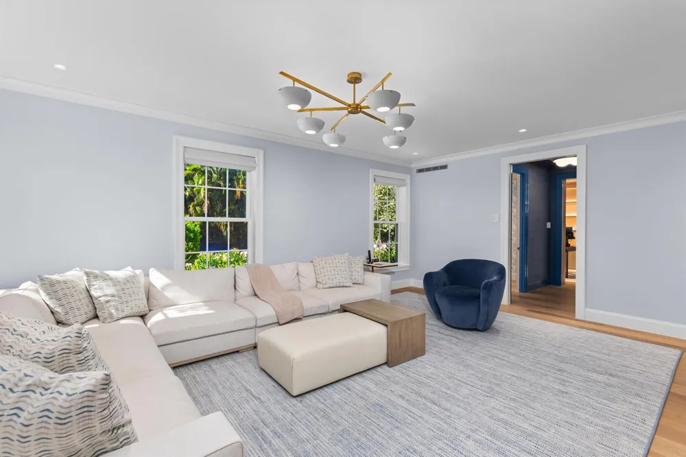 991 Lake Way Palm Beach, FL 33480