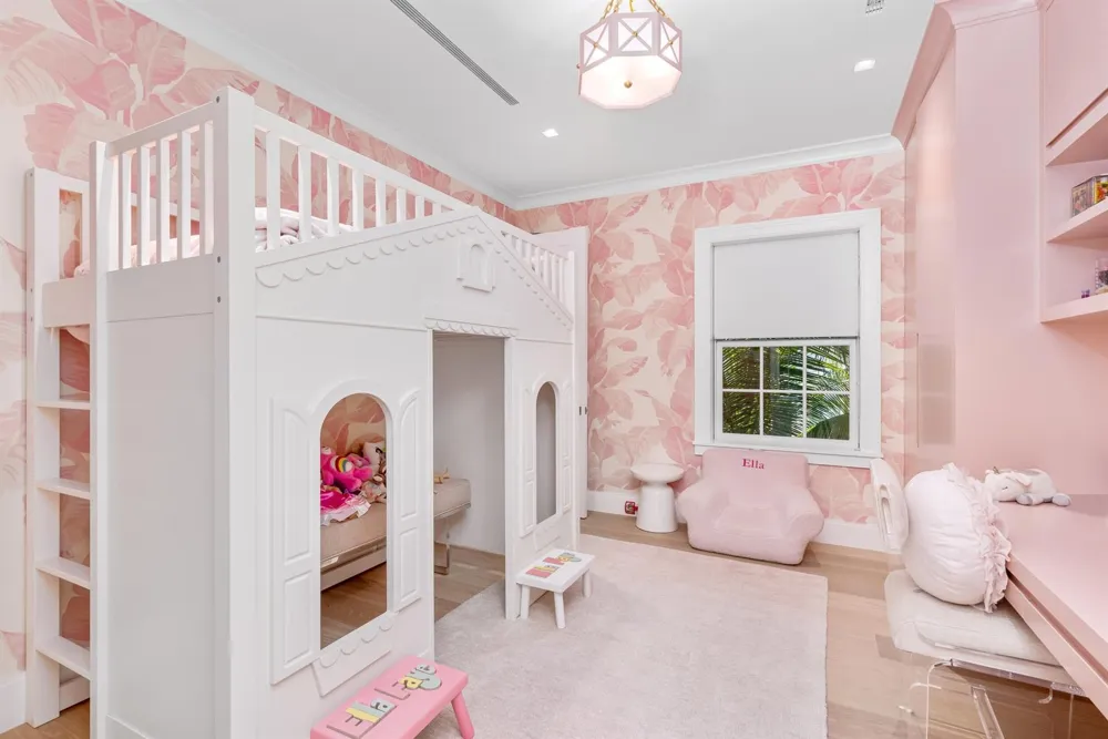 991 Lake Way Palm Beach, FL 33480