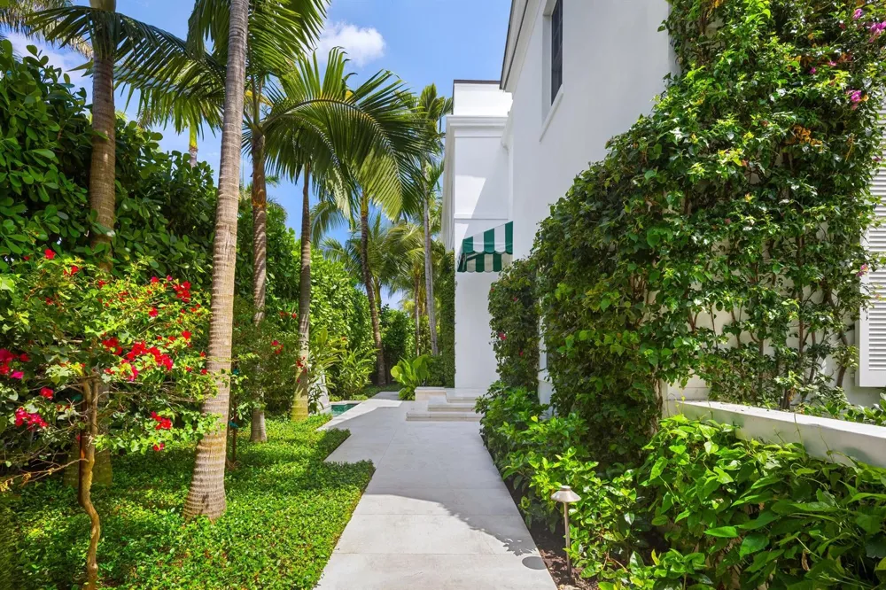 991 Lake Way Palm Beach, FL 33480