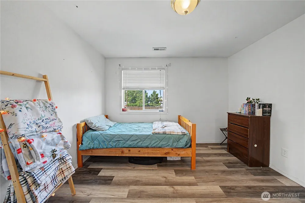 7670 NE Rd 4.8 Moses Lake, WA 98837