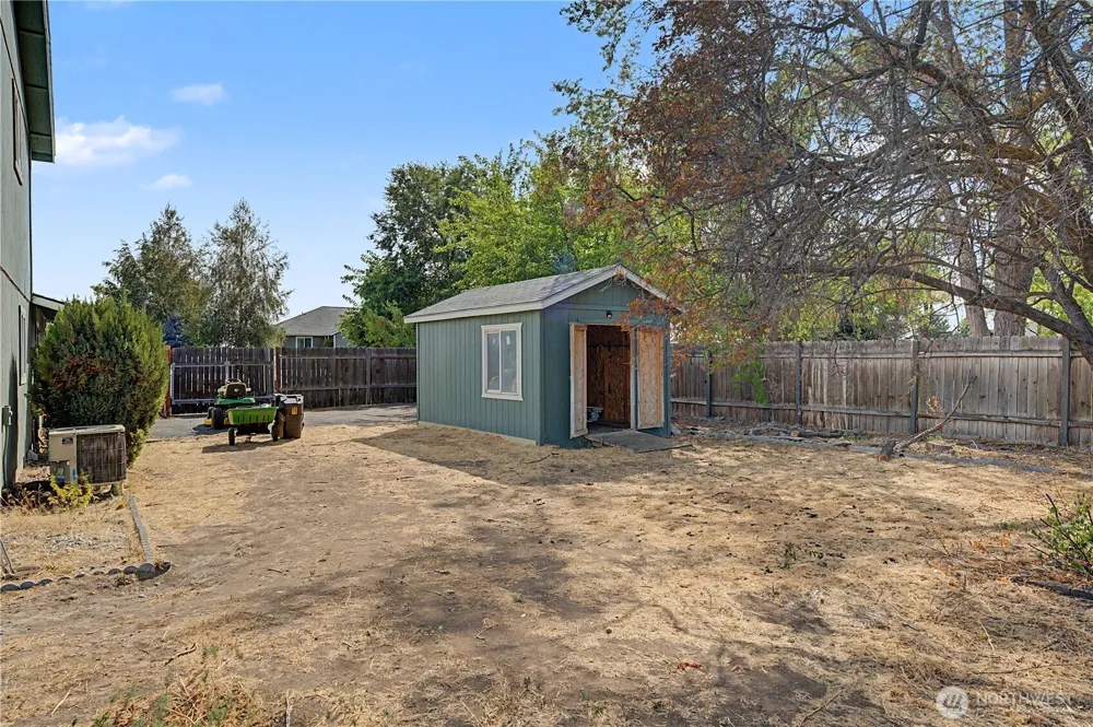 7670 NE Rd 4.8 Moses Lake, WA 98837