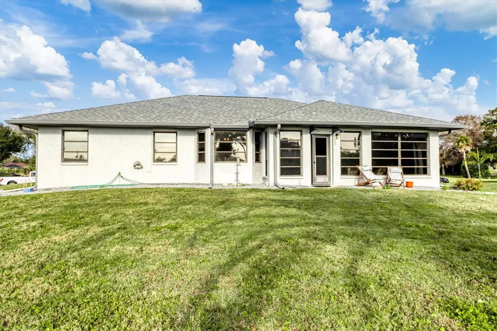 25 BUNKER COURT Rotonda West, FL 33947