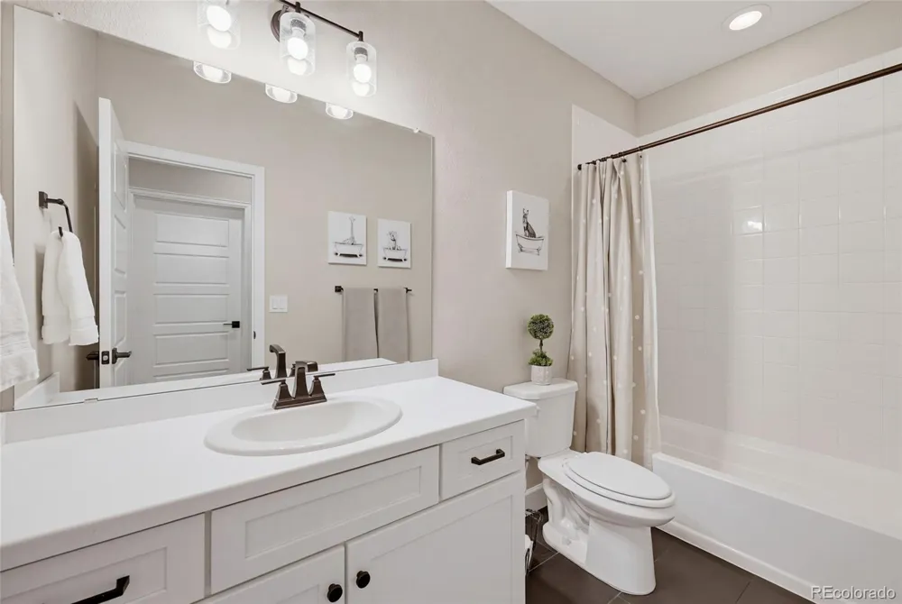 22622 E Narrowleaf Circle Aurora, CO 80016