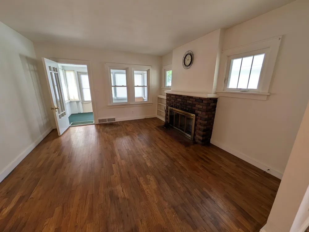 627 W Monroe Street Jackson, MI 49202