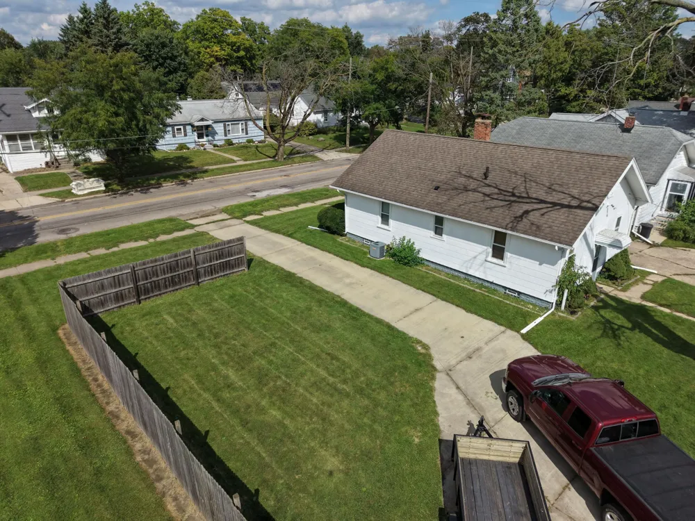 627 W Monroe Street Jackson, MI 49202