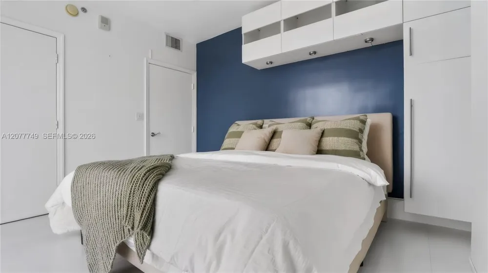 1200 Brickell Bay Dr #4324 Miami, FL 33131
