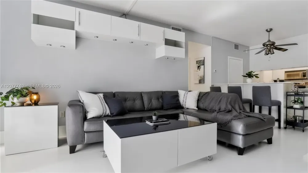1200 Brickell Bay Dr #4324 Miami, FL 33131