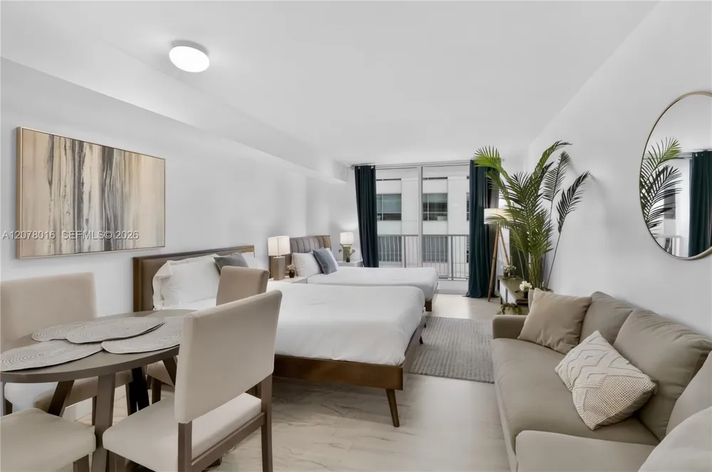 1200 Brickell Bay Dr #2510 Miami, FL 33131