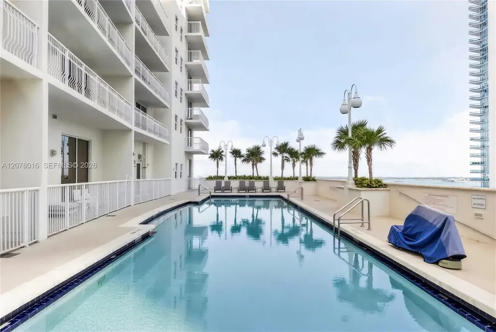 1200 Brickell Bay Dr #2510 Miami, FL 33131