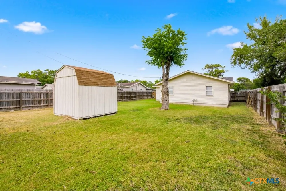 3003 Gayle Street Victoria, TX 77901