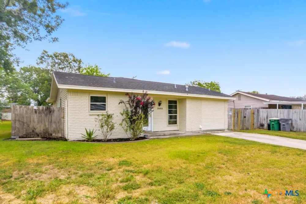 3003 Gayle Street Victoria, TX 77901