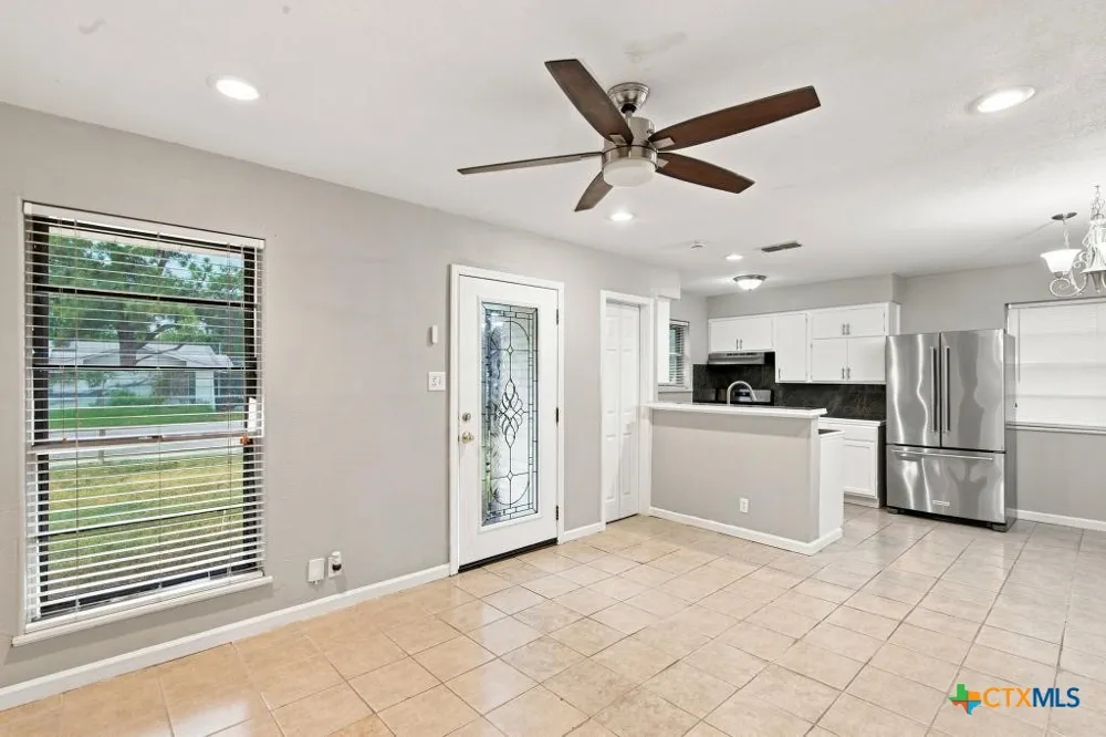 3003 Gayle Street Victoria, TX 77901