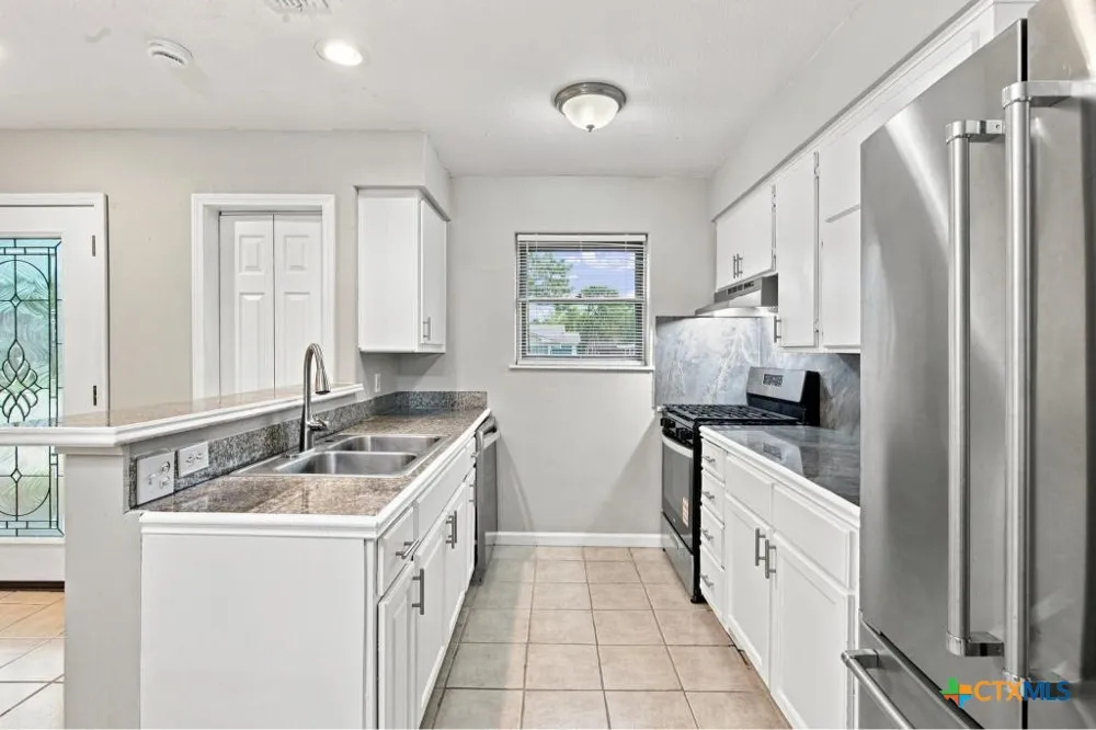 3003 Gayle Street Victoria, TX 77901