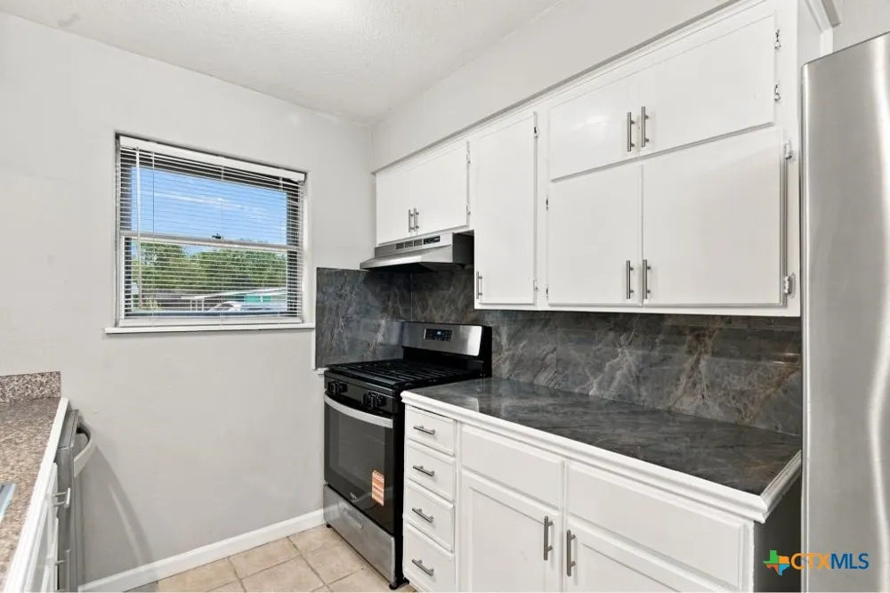 3003 Gayle Street Victoria, TX 77901