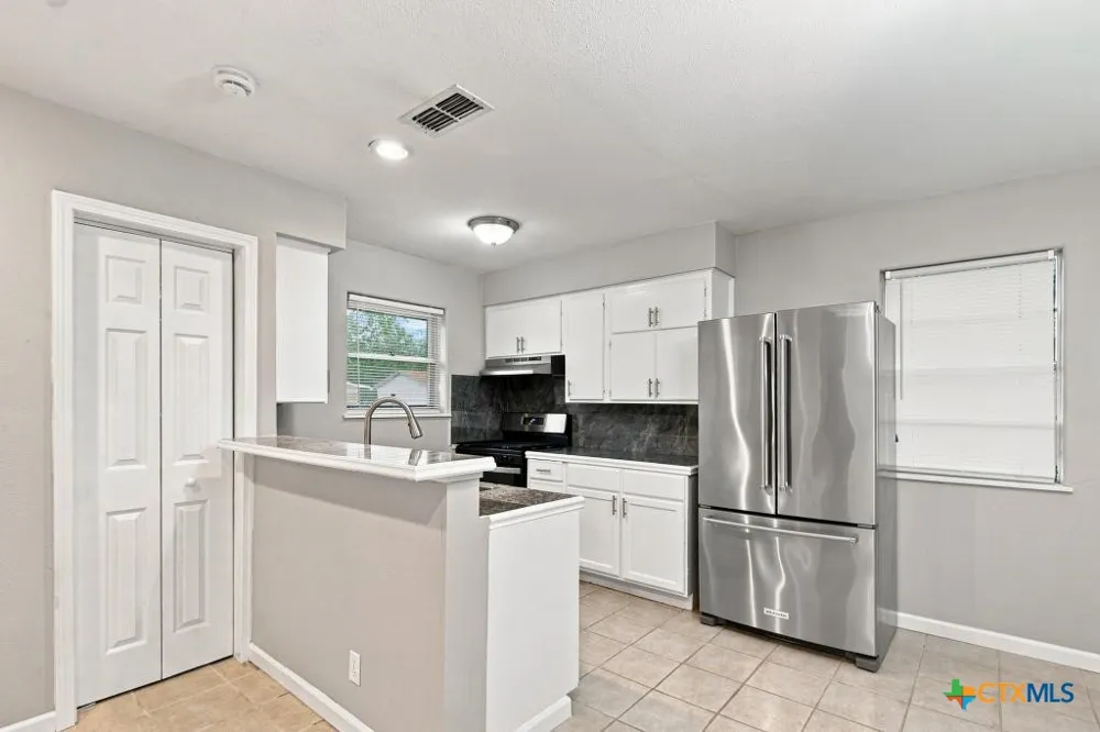 3003 Gayle Street Victoria, TX 77901