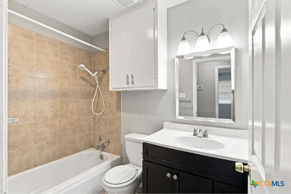 3003 Gayle Street Victoria, TX 77901