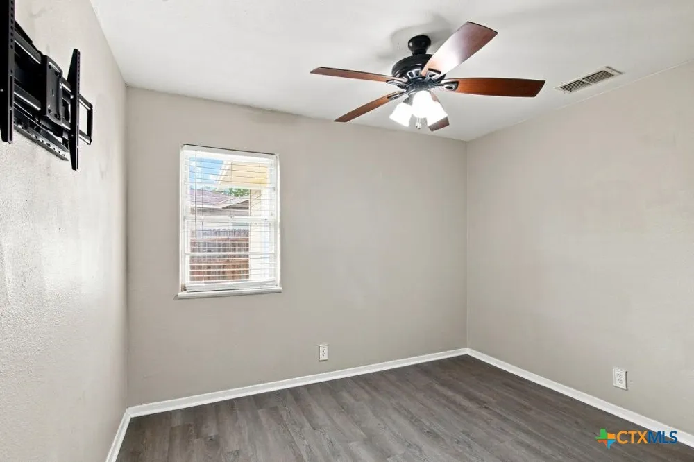 3003 Gayle Street Victoria, TX 77901