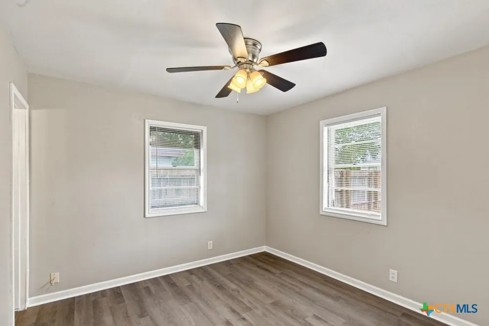 3003 Gayle Street Victoria, TX 77901