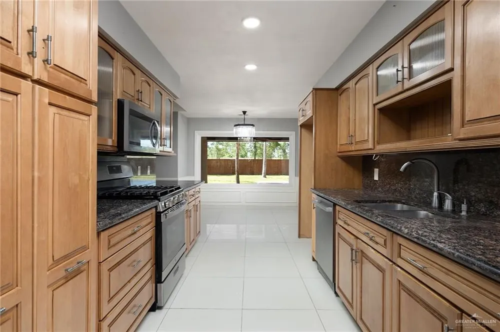 2114 Anacua Circle Edinburg, TX 78539
